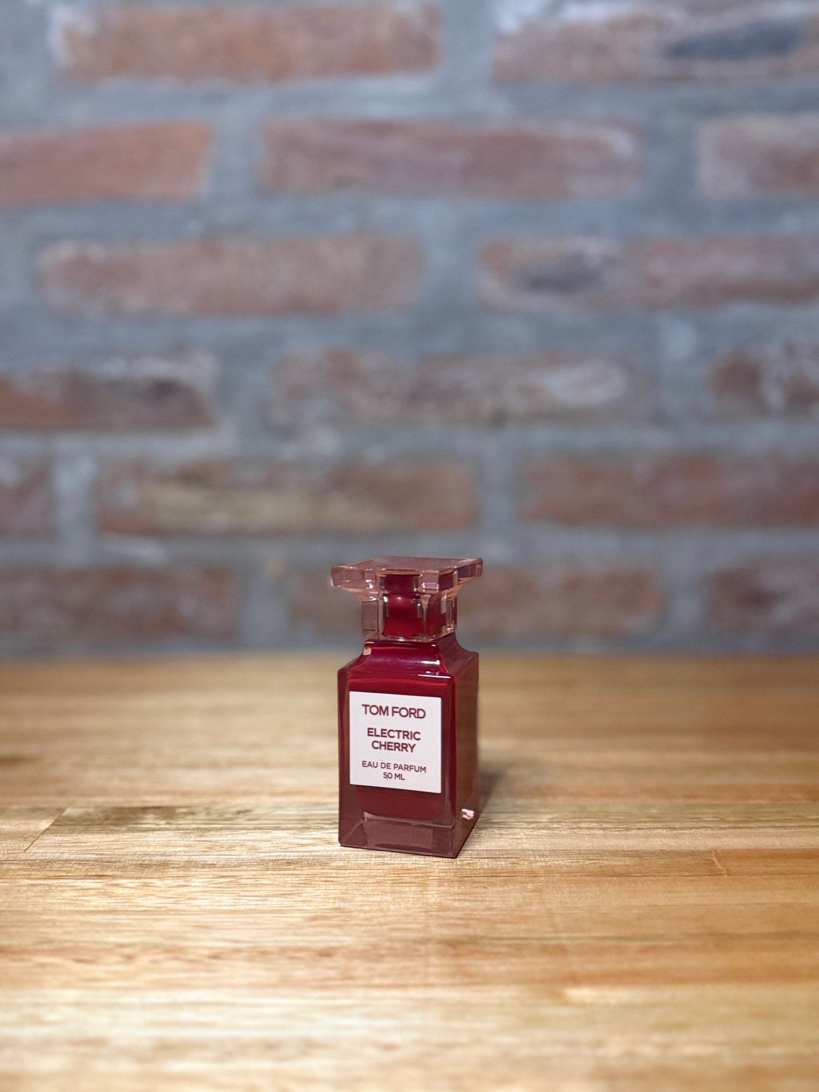 Tom Ford eléctric cherry